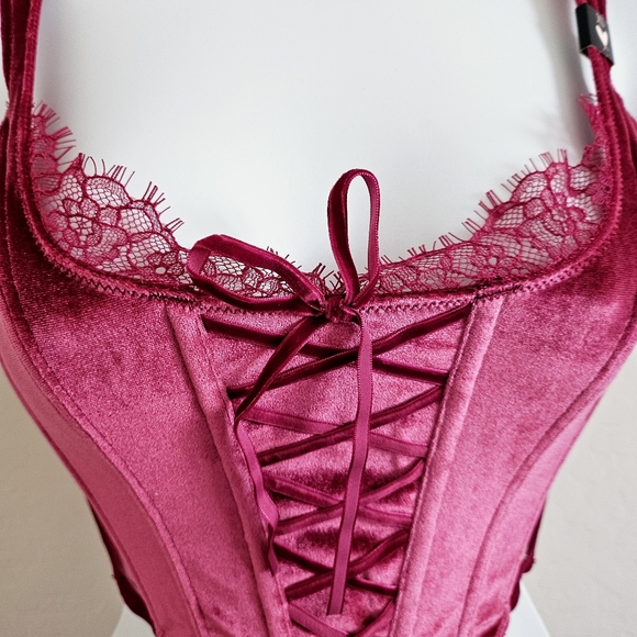 🆕️Victoria's Secret Dream Angels Unlined Lace up Velvet Corset Top XS - Picture 3 of 10